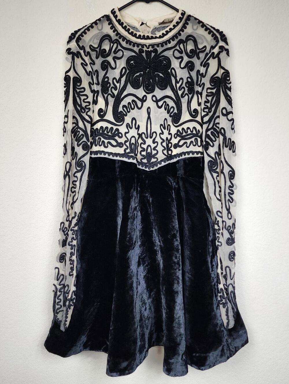 Free People $250 Embroidered Velour Size 8 Dress